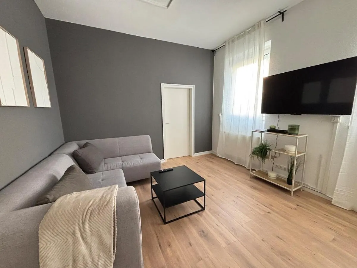 135Qm - 6 Zimmer - City - Parkplatz- Mallibase Apartments Hannover 0*,  Germany
